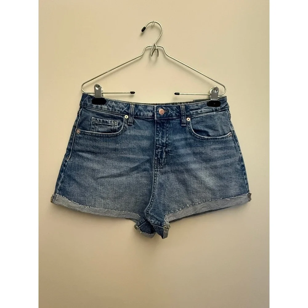 Wild Fable Womens High Rise Rolled Cuff Denim Shorts Medium Wash Size 10/2.5in